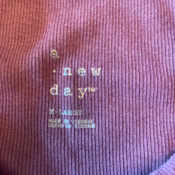 A new day ribbed tank xl - Picture 2 of 3